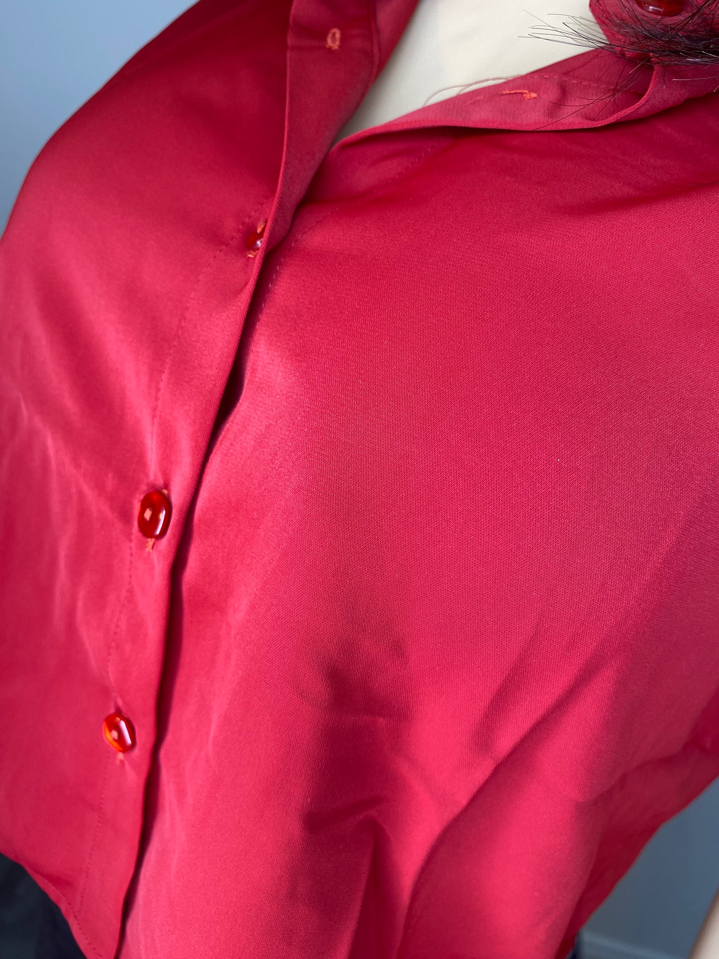 Red crop top shirt