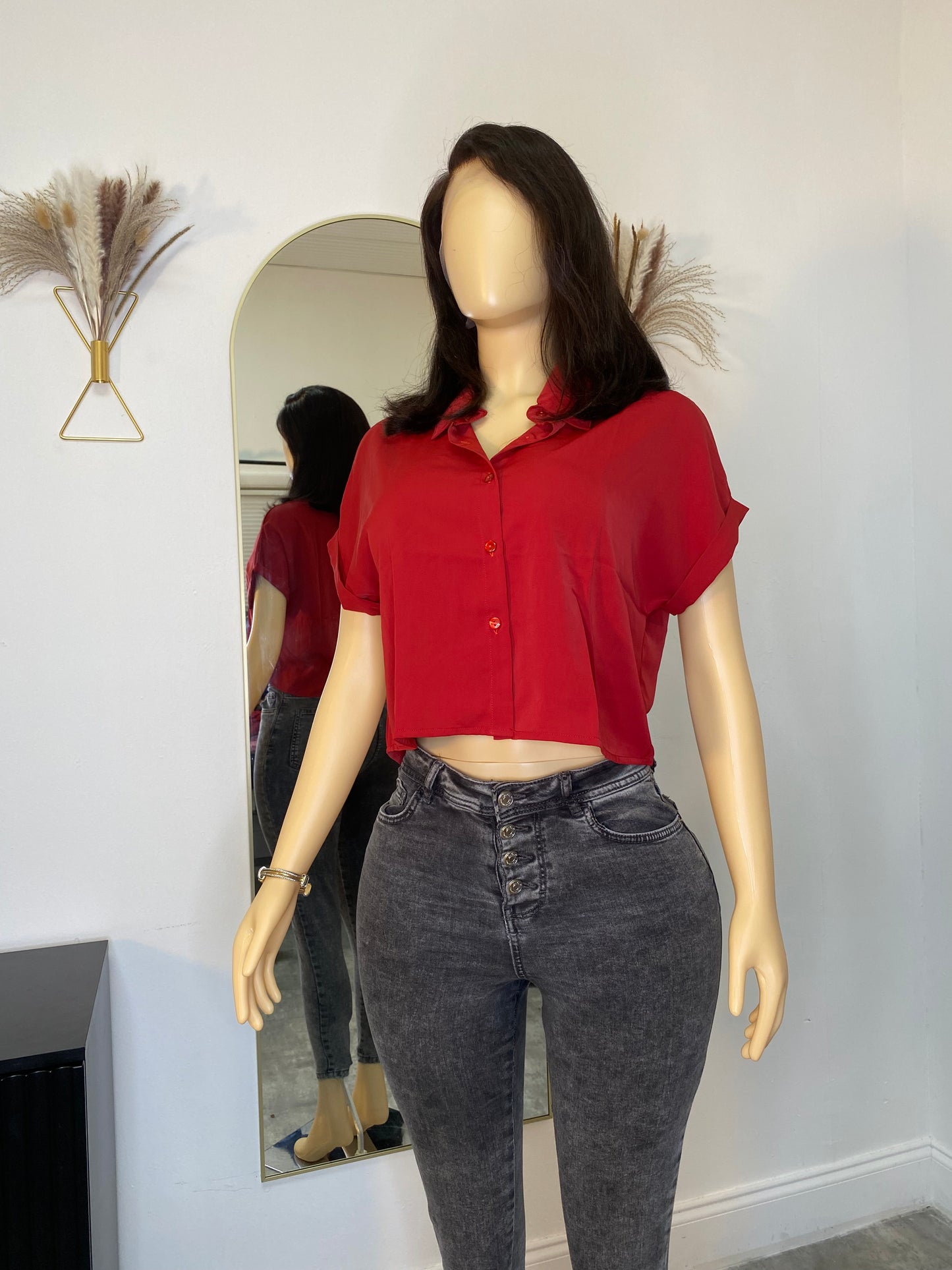 Red crop top shirt