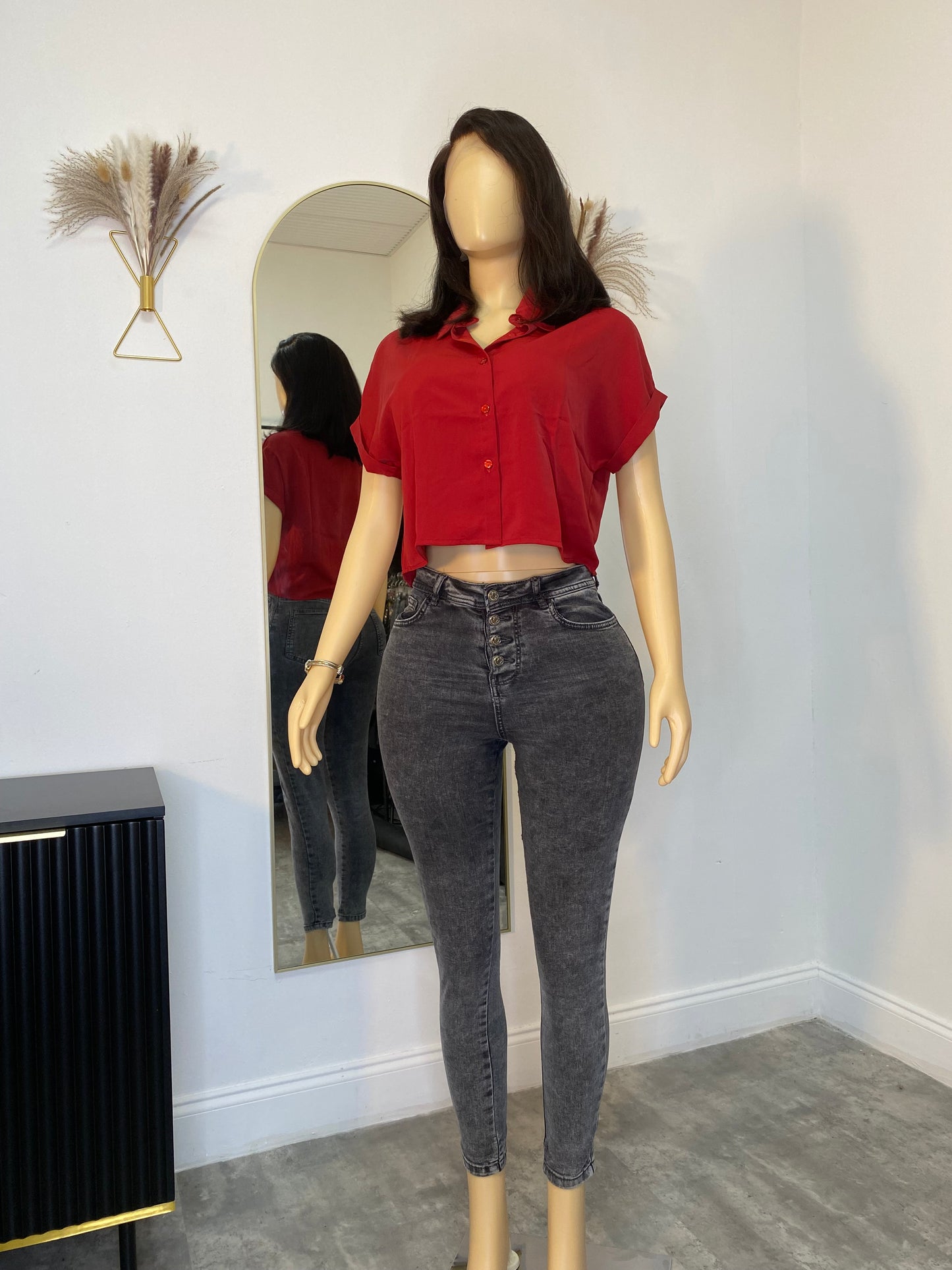 Red crop top shirt