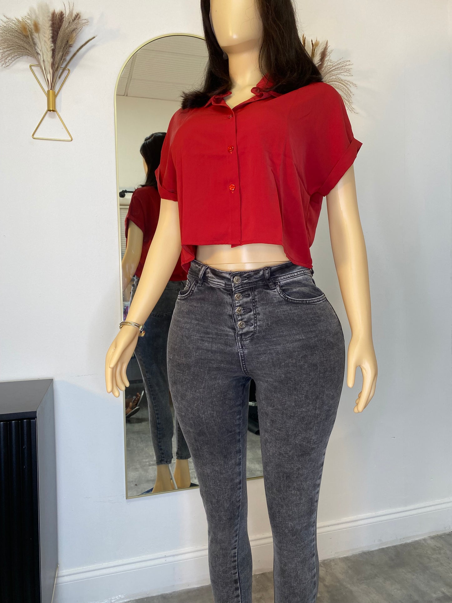 Red crop top shirt