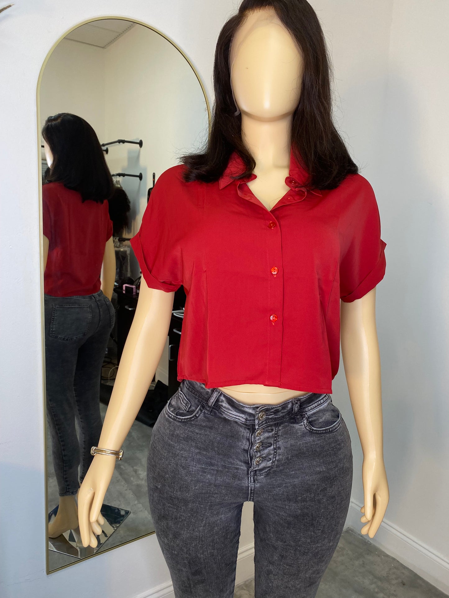 Red crop top shirt
